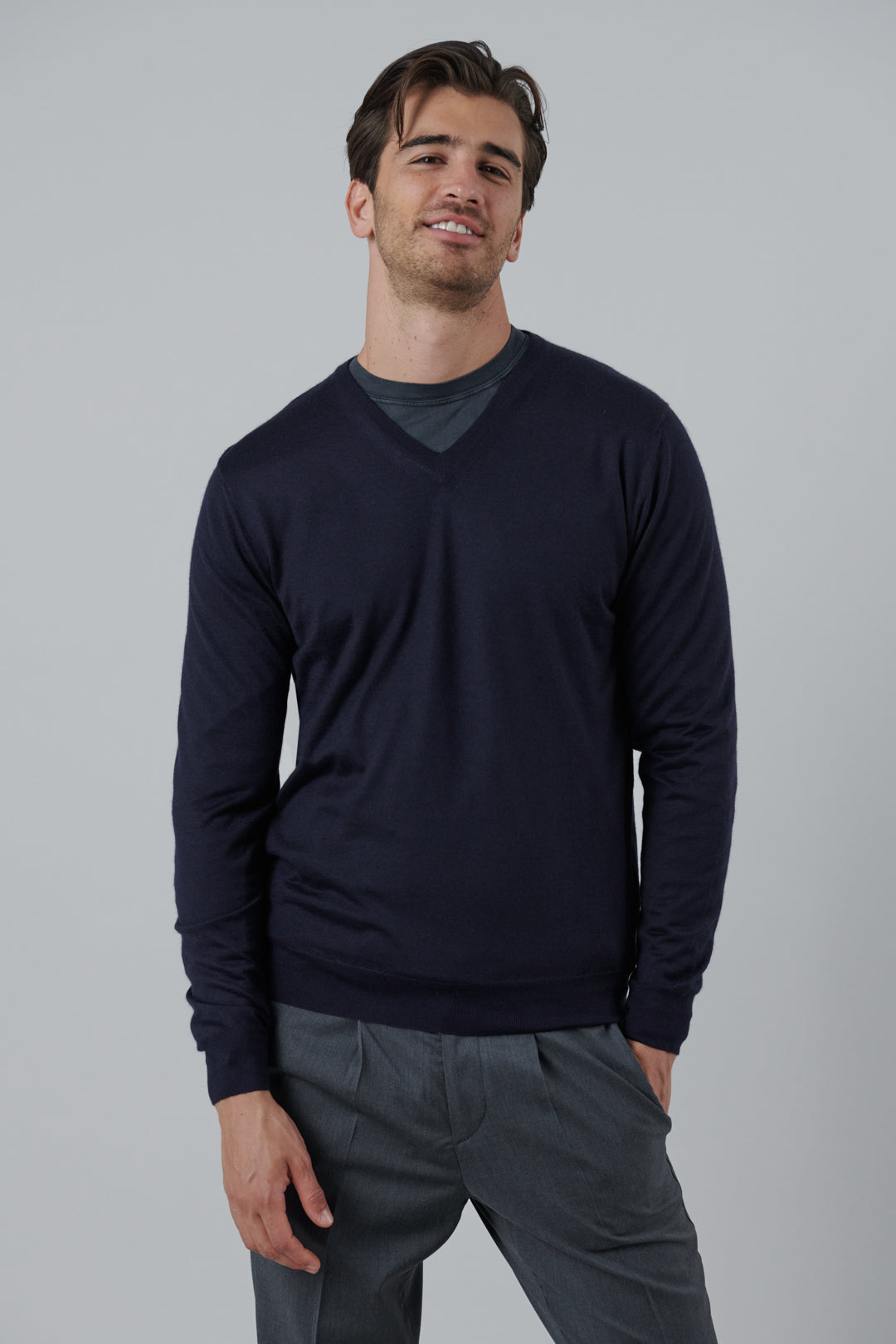 Iconic Cashmere and Silk V-Neck Sweater in Navy