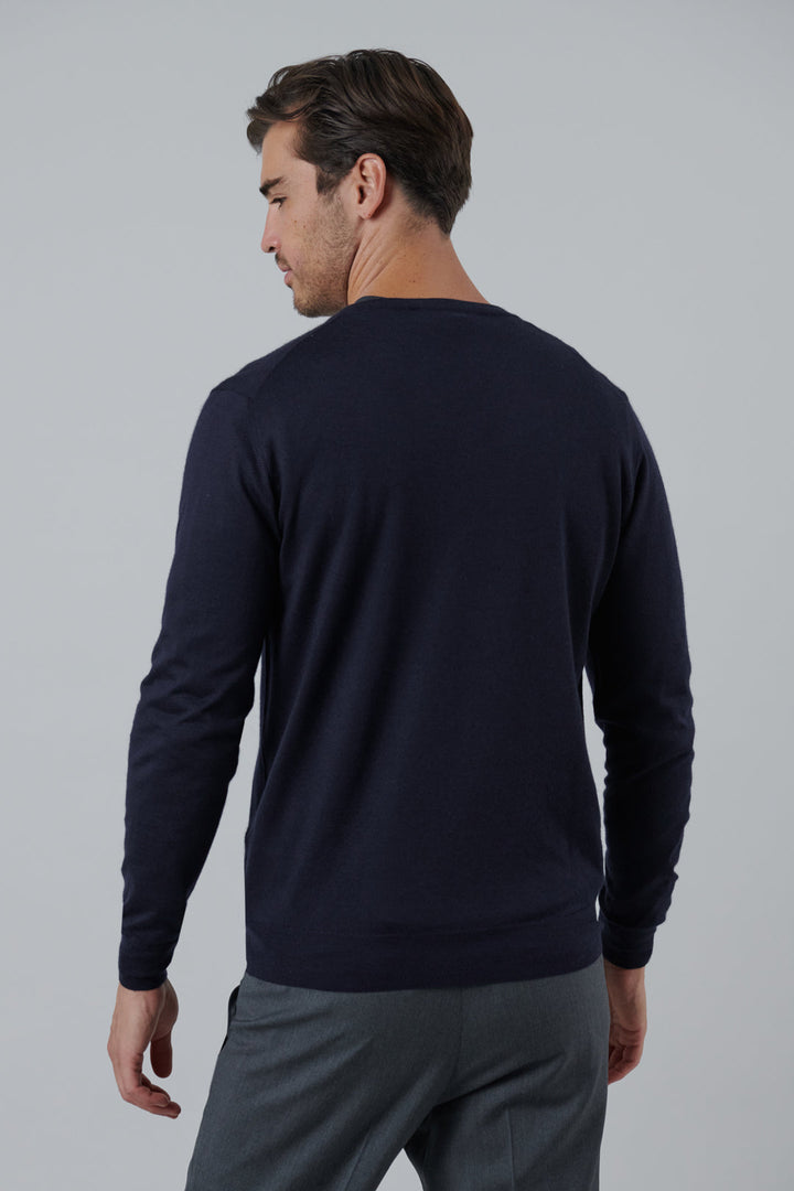 Iconic Cashmere and Silk V-Neck Sweater in Navy