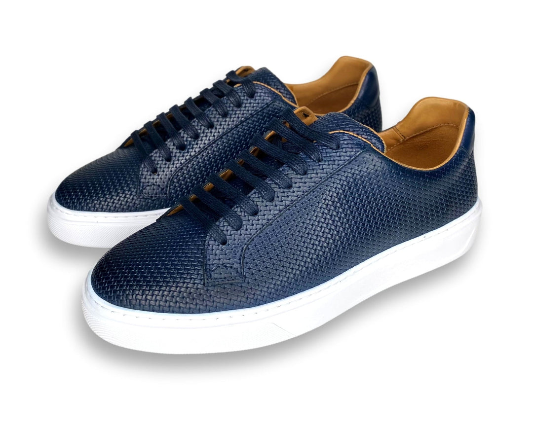Vail Lace Up Sneaker in Navy
